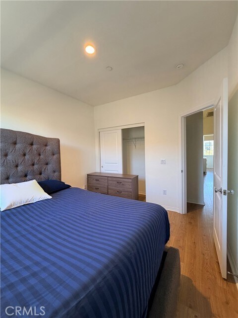 Building Photo - 818 Santa Fe Ave