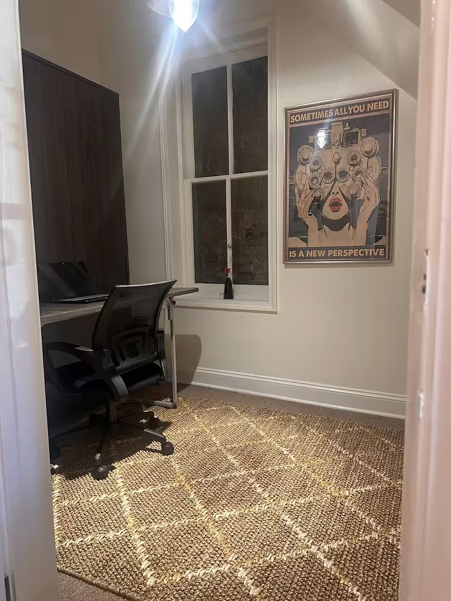 Building Photo - 2014 N Oakley Ave