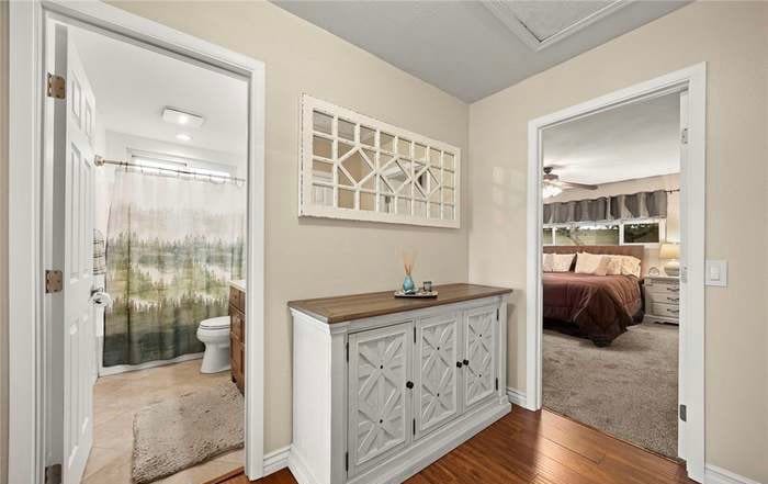 Building Photo - 404 E Riverboat Way