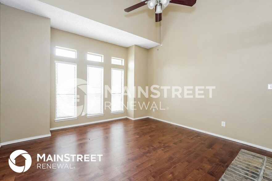 Building Photo - 837 Foxridge Dr