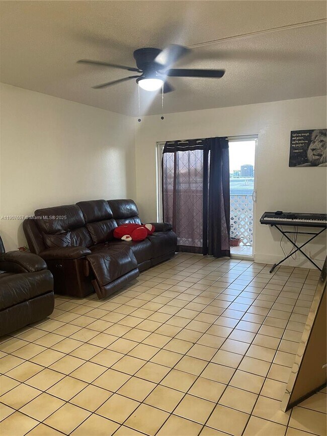 Building Photo - 6190 W 19th Ave