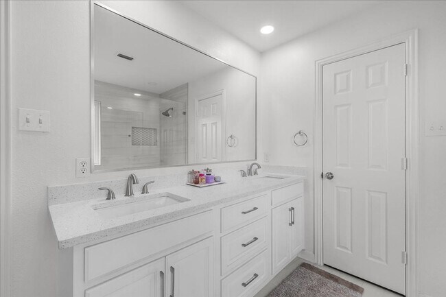 Building Photo - Luxury Lease on 1+ Acre with Saltwater Pool & Workshop in Ponder ISD!