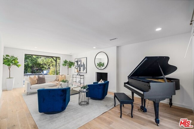 Building Photo - 7560 Devista Dr