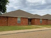 Building Photo - Private 3 Bedroom 3 Bath