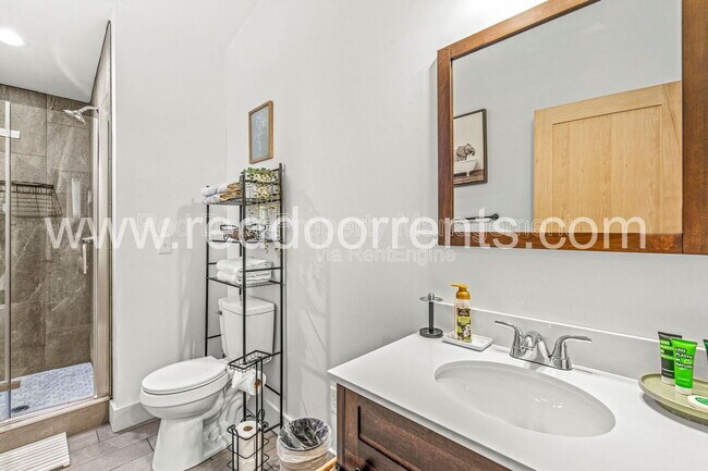 Building Photo - 1619 N Tacoma Ave