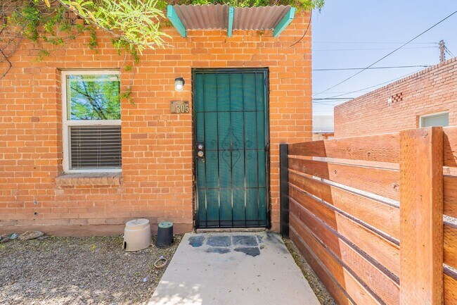 Building Photo - 305-315 N Highland Ave