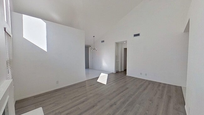 Building Photo - 11 Via Bellorita: Charming 2 Bed 2 Bath Ho...