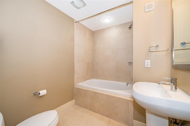 Building Photo - 260 S Osceola Ave