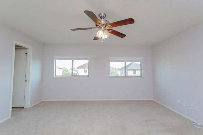 Building Photo - 2007 Rim Rock Dr