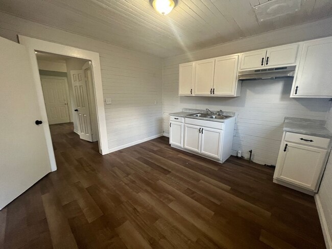 Building Photo - 1 bedroom 1 bathroom house in West Tuscaloosa