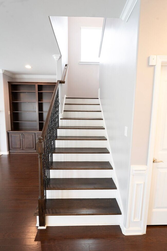 Building Photo - Coming Available!