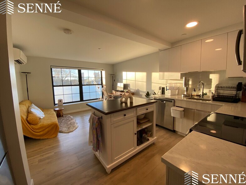 Building Photo - 9 Soden St