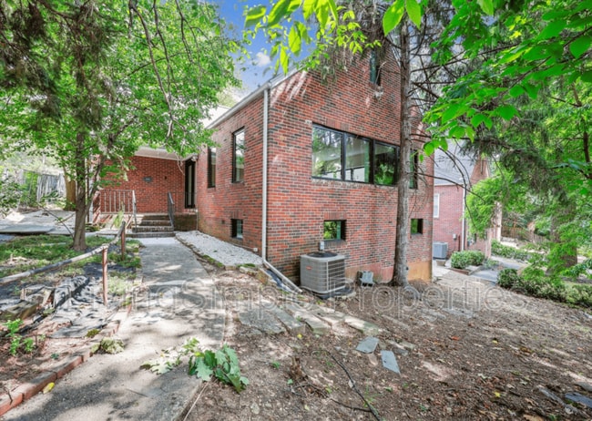 Building Photo - 8423 Piney Branch Rd