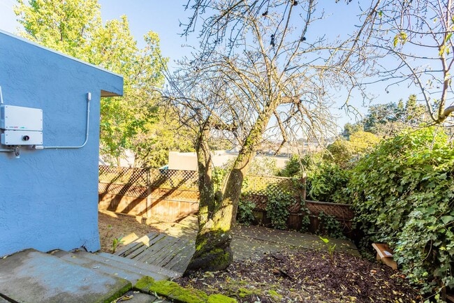 Building Photo - Beautiful Home In Martinez Hills