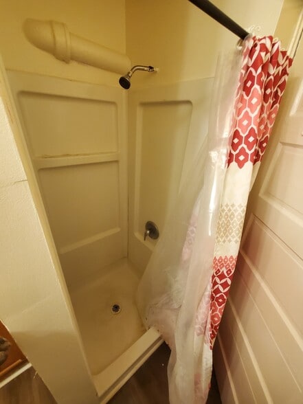 Building Photo - 370 Cole Ave