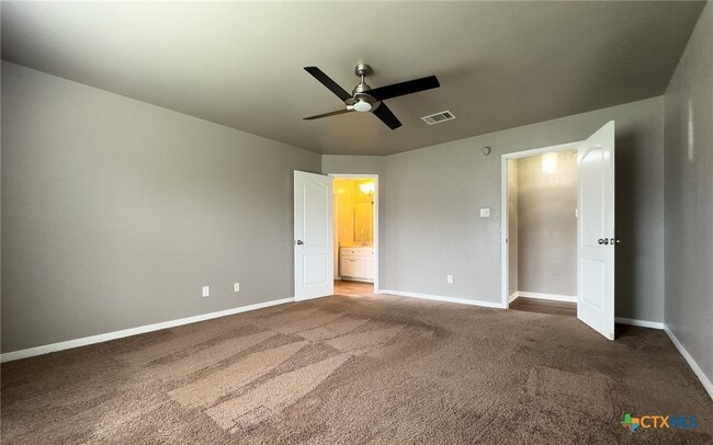 Building Photo - 308 Oak Ridge Dr
