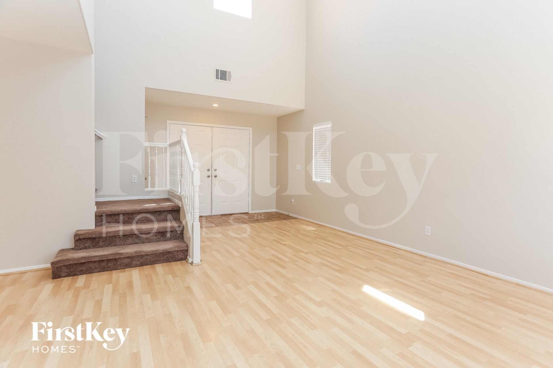 Building Photo - 718 Azure Banks Ave