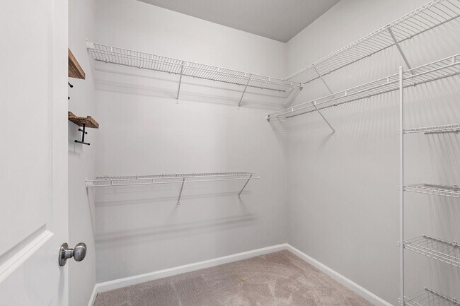 Building Photo - Serene Cul-de-Sac Retreat: 3BR Hillsboroug...