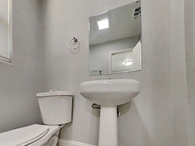 Building Photo - 5950 El Morro Dr S