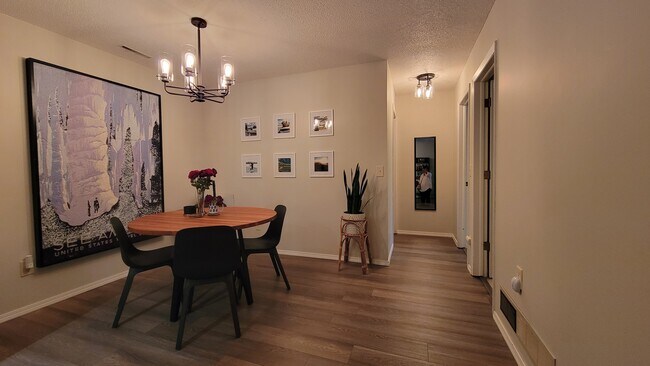 Building Photo - 1859 Yuma Ln N