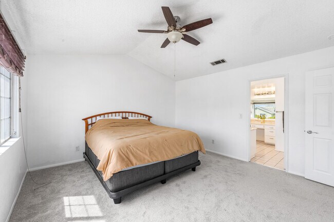 Building Photo - 42851 Lemonwood Dr