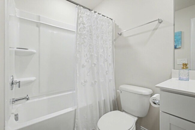 Building Photo - 3 BED 2.5 BATH TOWNHOME ON THE WEST SIDE OF LEBANON!