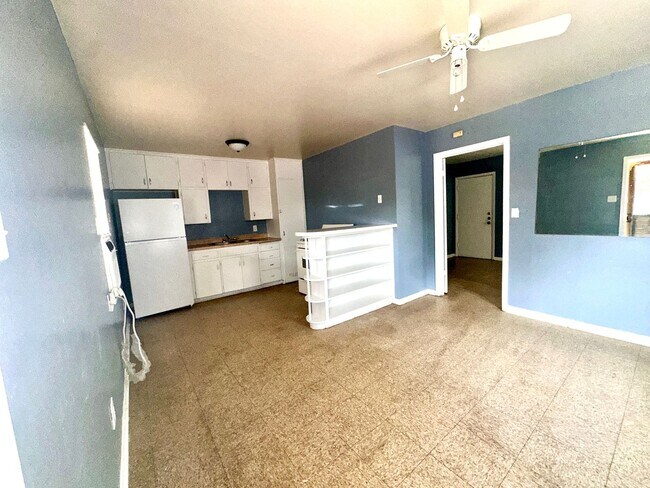 Building Photo - 611 McArthur Dr