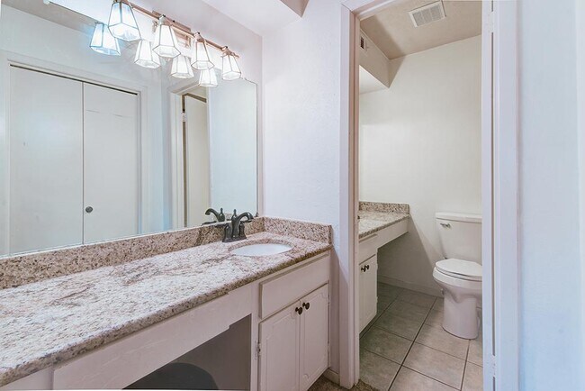 Building Photo - 2012 Court Pl