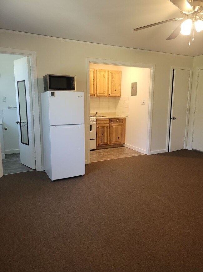 Building Photo - Affordable Studio Apartments in Los Alamos...