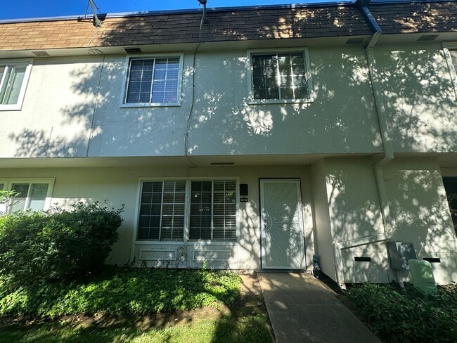 Primary Photo - Three Bedroom Townhome Near River Access