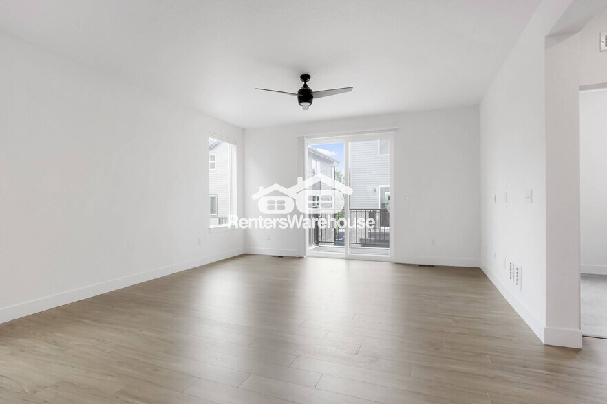 Building Photo - 5361 Pierson Ct