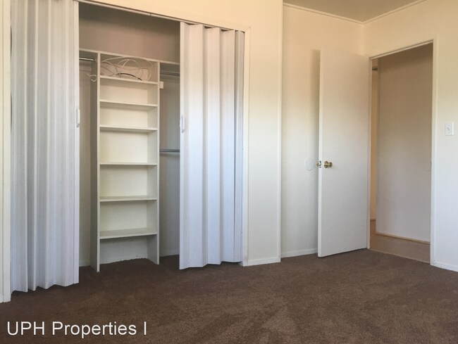Building Photo - 3 br, 1 bath House - 84 Black Pine