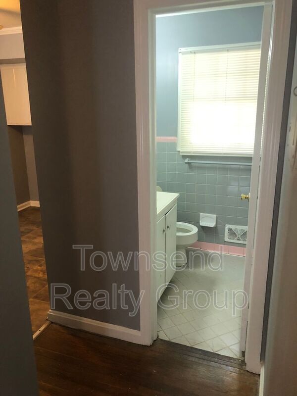 Building Photo - 2133 Jennie Linn Dr