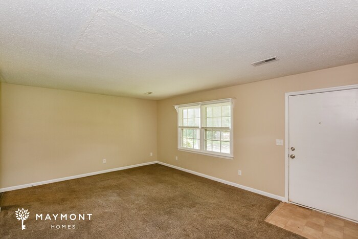 Building Photo - 121 Greenwood Cir