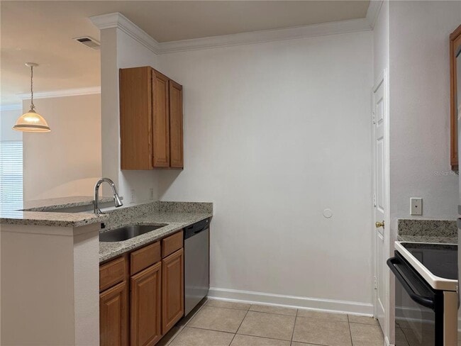 Building Photo - 18105 Back Stretch Ln