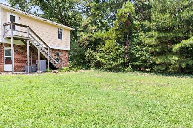Building Photo - 2600 Mallard Ct