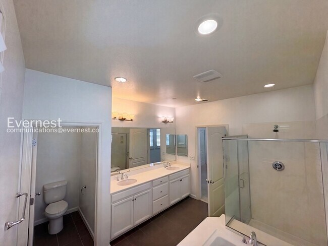 Building Photo - 3206 Vittoria Loop