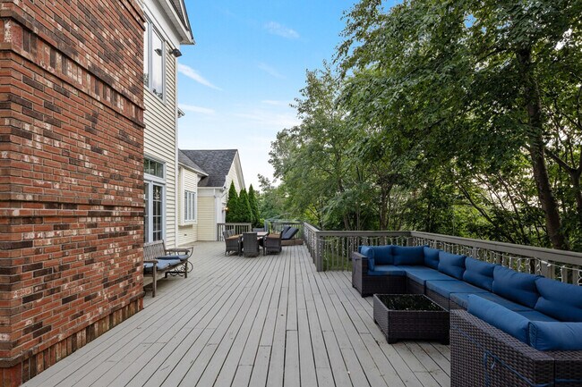 Building Photo - 321 Museum Village Rd