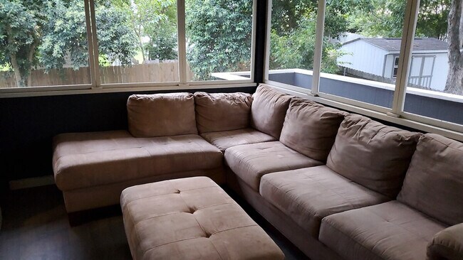 Building Photo - 8304 Bridgetown Dr