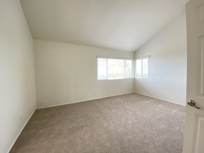 Building Photo - Spacious Home in La Costa with Nice View!!