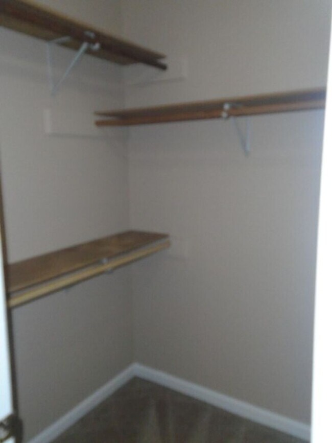 Building Photo - 2 bedroom condo for rent close to base!