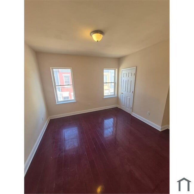 Building Photo - 2214 N Bouvier-