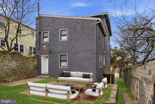 Building Photo - 4359 Fleming St