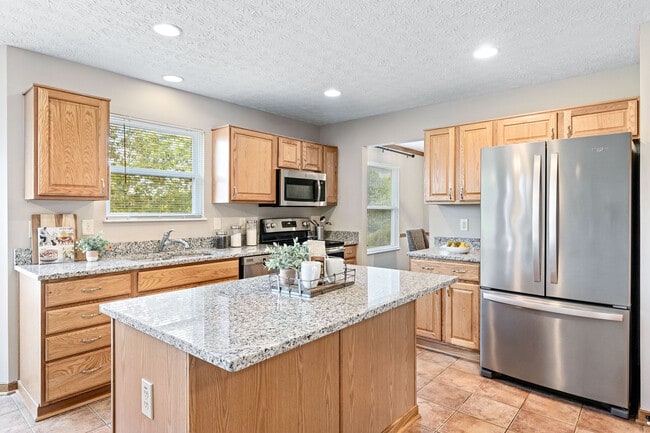 Building Photo - 7225 Bromfield Dr