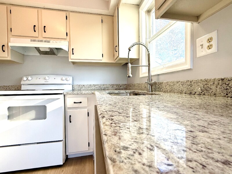 Building Photo - 85 Fairhaven Rd