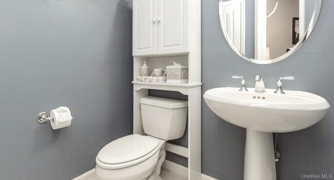 Building Photo - 1321 Round Pointe Dr