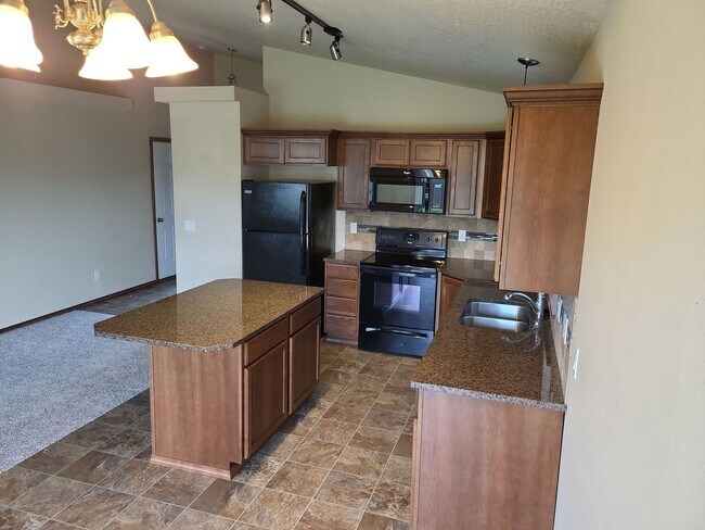 Building Photo - Beautiful home for rent in The Radiant Lake Estates!