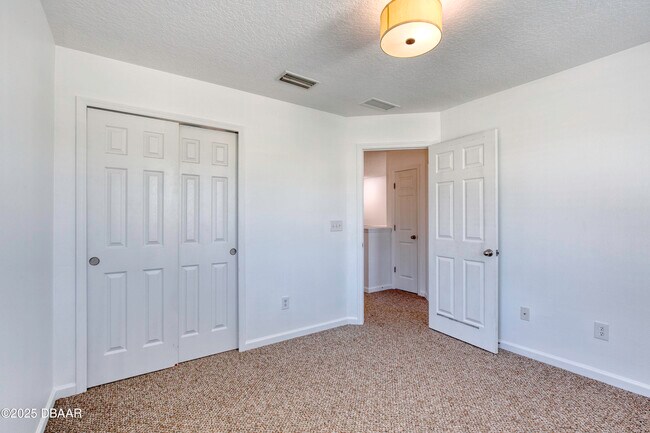 Building Photo - 637 Mount Olympus Blvd