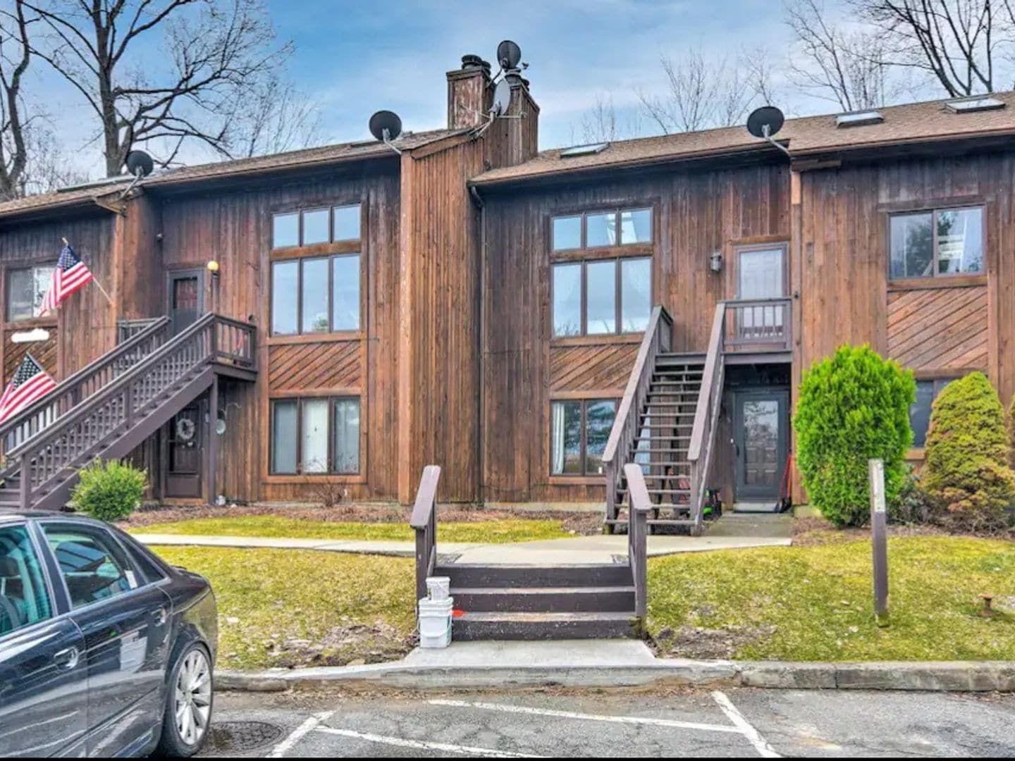 Building Photo - 7 Pevero Dr