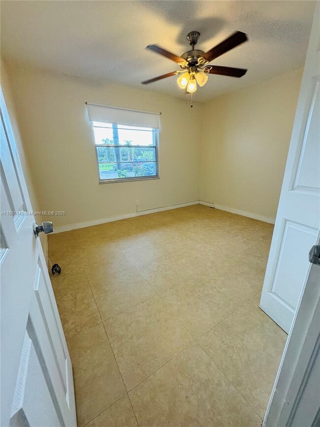Building Photo - 650 SW 124th Terrace